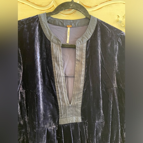 Free People Choose Me ✨ Mini Dress Tunic Size S ✨Navy Velvet ✨ - Picture 2 of 5